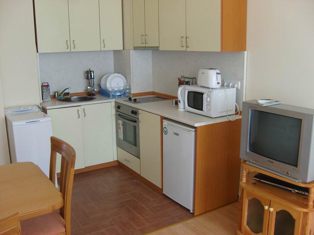 Gt Messambria Fort Beach Apartments Sveti Vlas Room photo